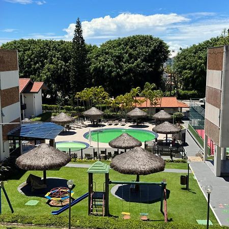 Apartamento De 3 Dormitorios Na Praia Brava - Condominio Curima Florianópolis Exterior foto